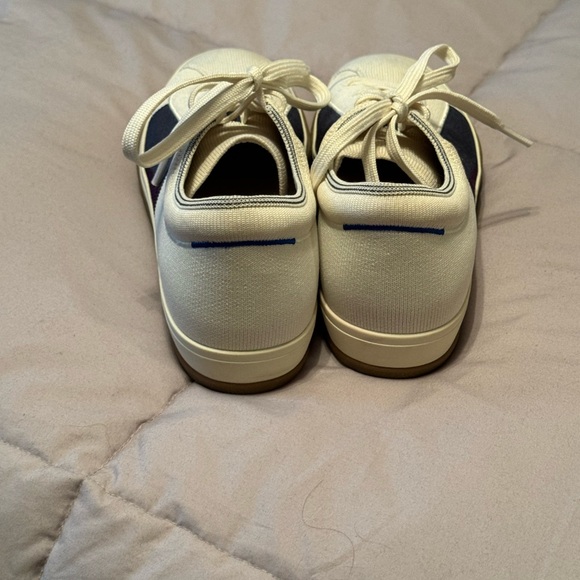 EUC Rothy’s color block lace up sneaker 8 - Picture 4 of 6